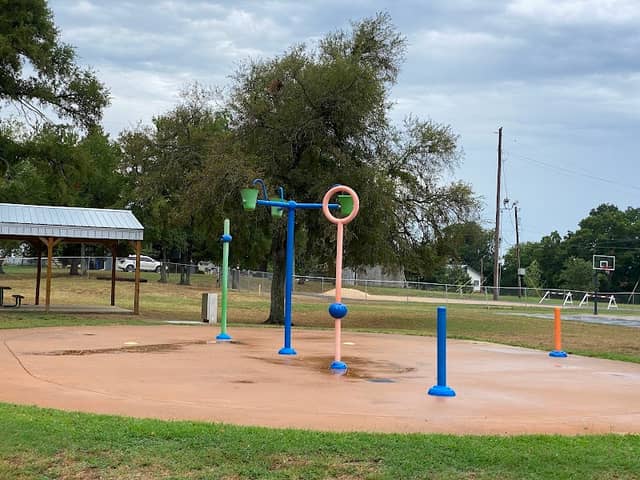 RAY FINE PARK - Image 1