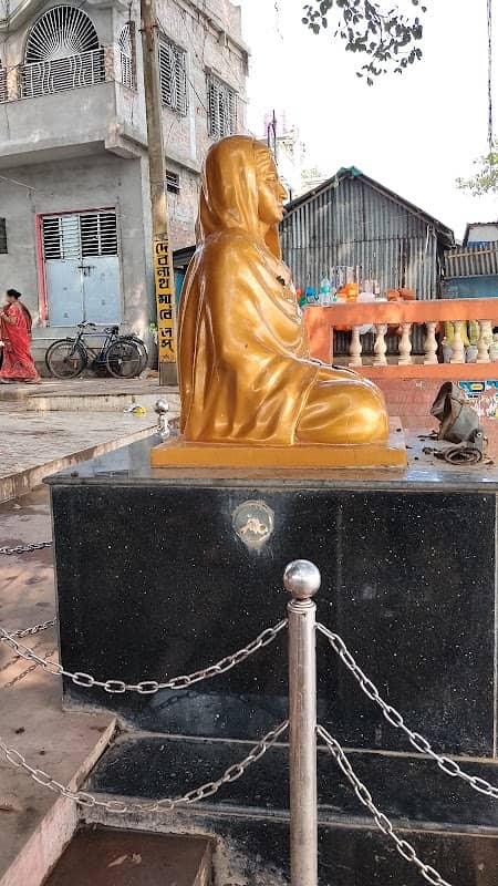 Statue of Rani Rashmoni - Image 1
