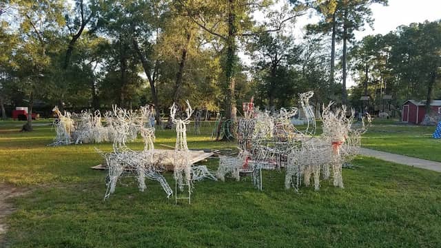 Park Of Christmas Lights - Image 3