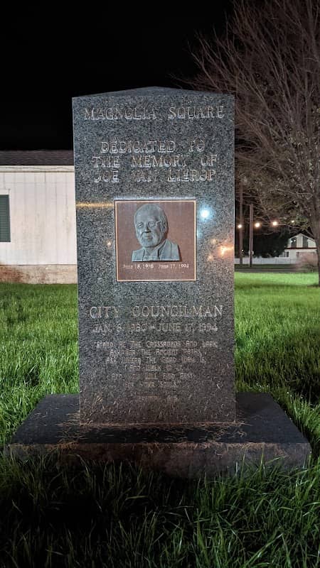 Magnolia Square - Image 2