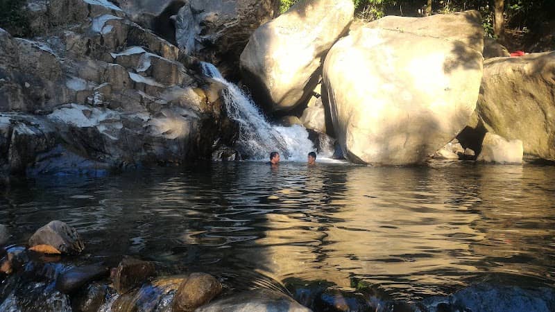 Balon Falls - Image 1