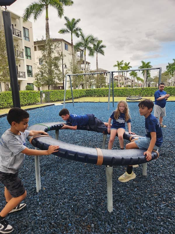 Mina Park - Image 2