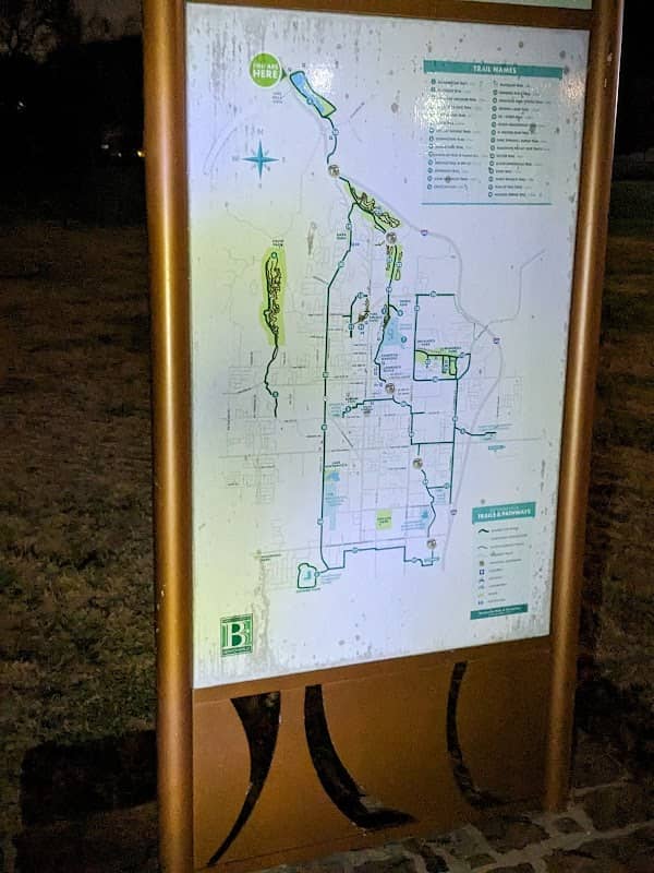 Bella Vista Lake Trail parking lot - Image 1