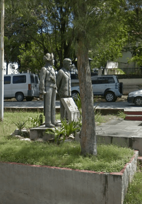 Estátua Monumento Coronel Ludugero e Ontrope - Image 1