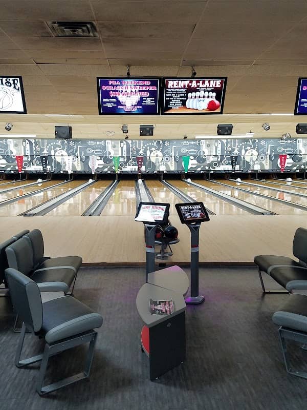 Paradise Lanes & FEC - Image 2