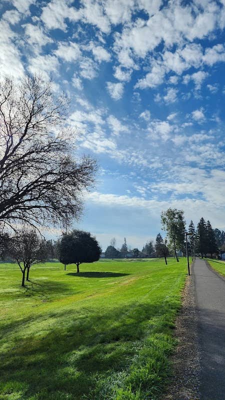 Castleberg Park - Image 1