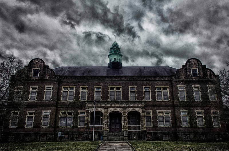 LOCKED AWAY ESCAPES - Image 2