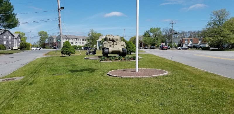 Papineau Square - Image 1