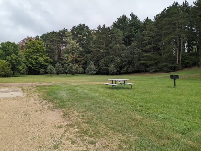 Pigeon Lake Wayside Park - Image 1