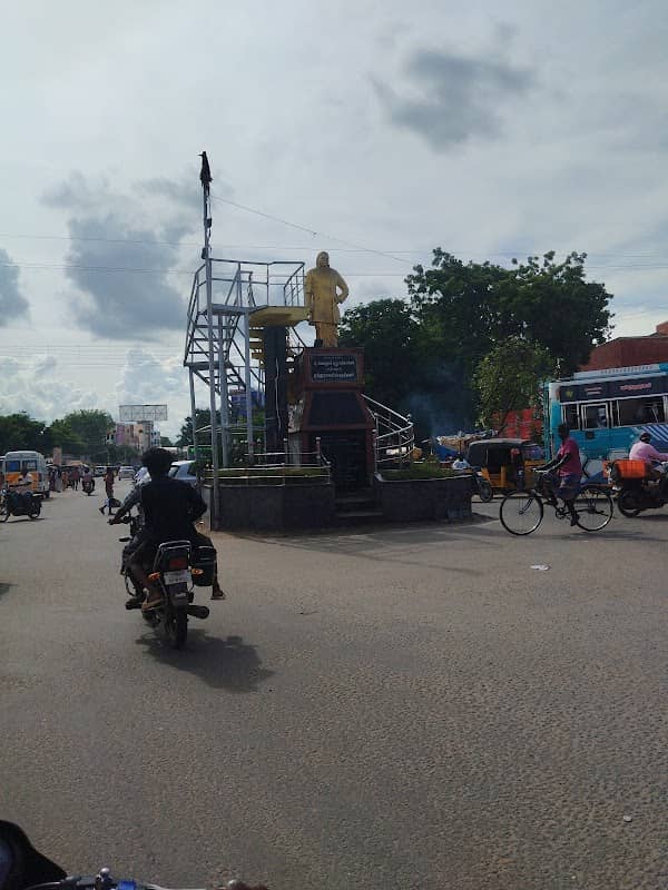 Muthuramalinga Maravar Statue - Image 1