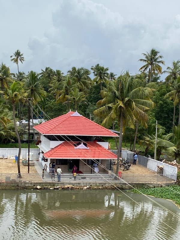 Mangalath Farmhouse - Image 1