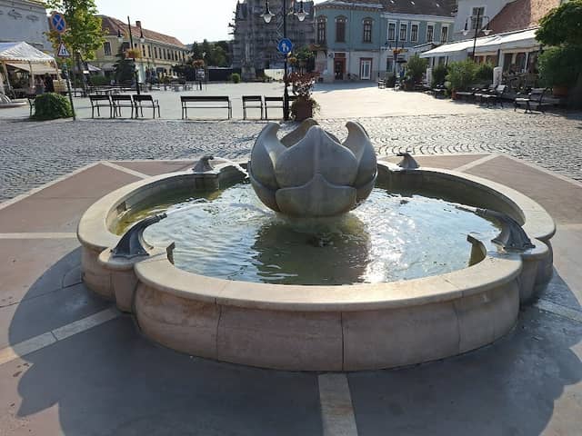 Szökőkút - Image 1