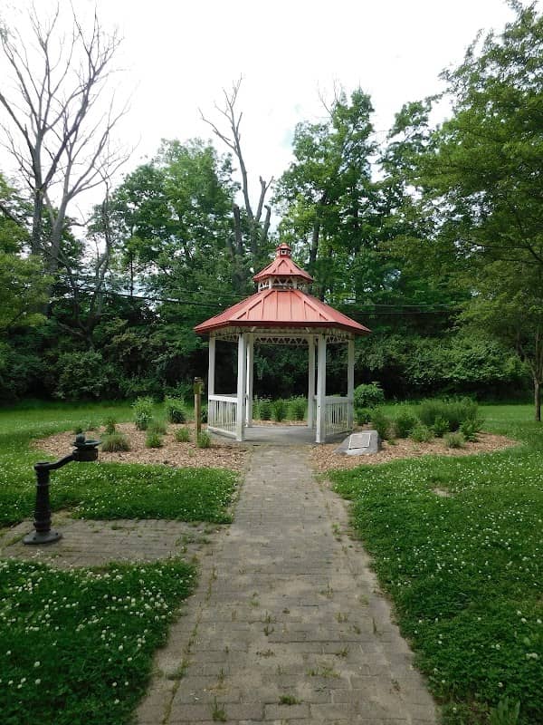 Village Anniversary Park - Image 2