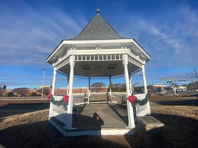 Landis Gazebo - Image 1