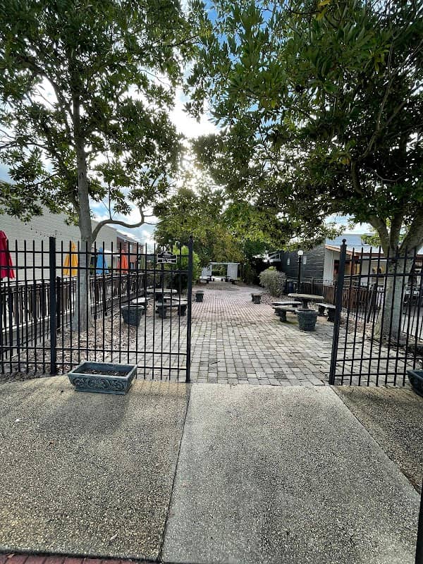 Jubilee Courtyard - Image 2