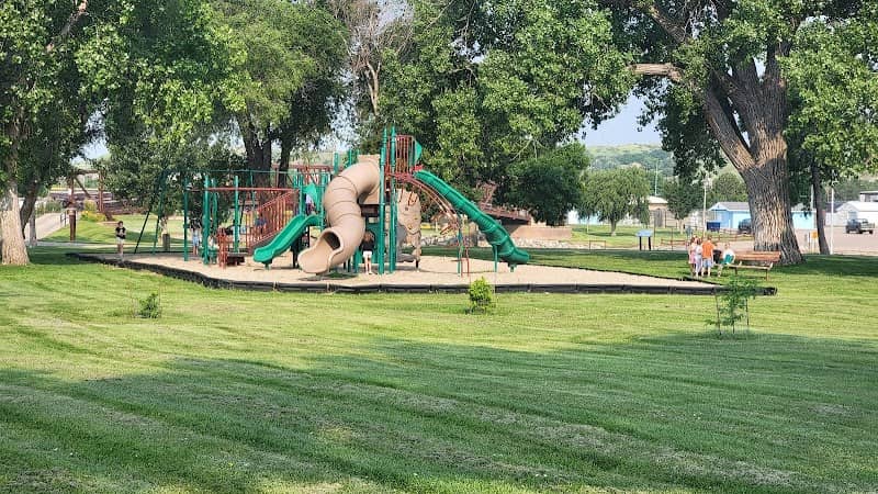 Fischers Lilly Park - Image 1