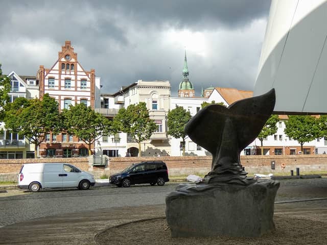 Skulpturen vor dem Ozeaneum - Image 1