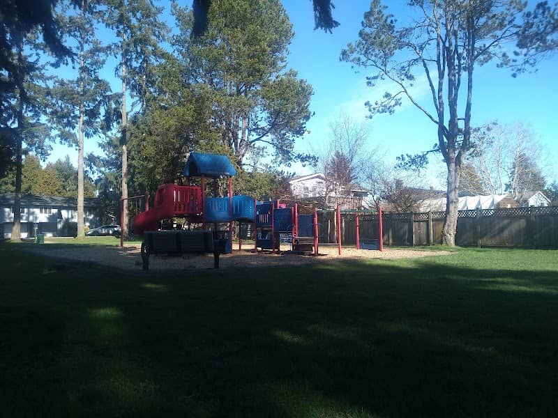 Kirkland Mini-Park - Image 2