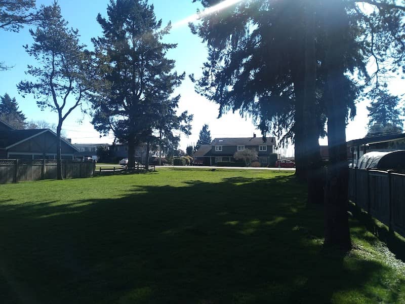 Kirkland Mini-Park - Image 1