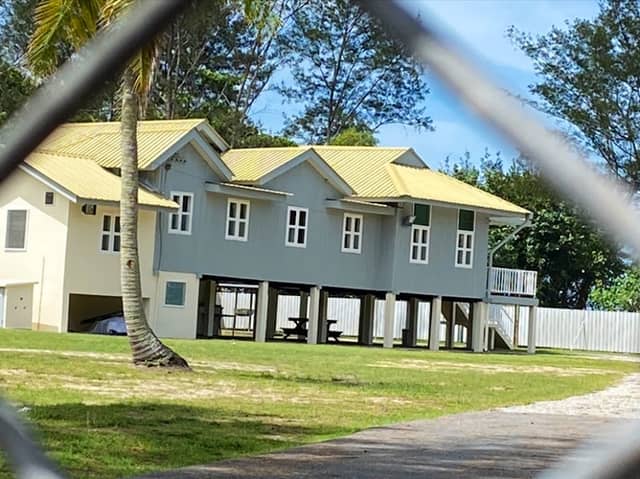 Istana Pantai - Image 1