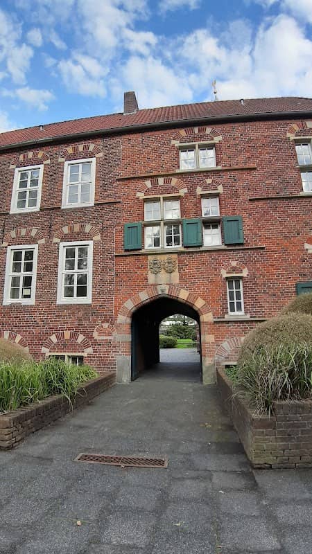 Haneburg - Image 2