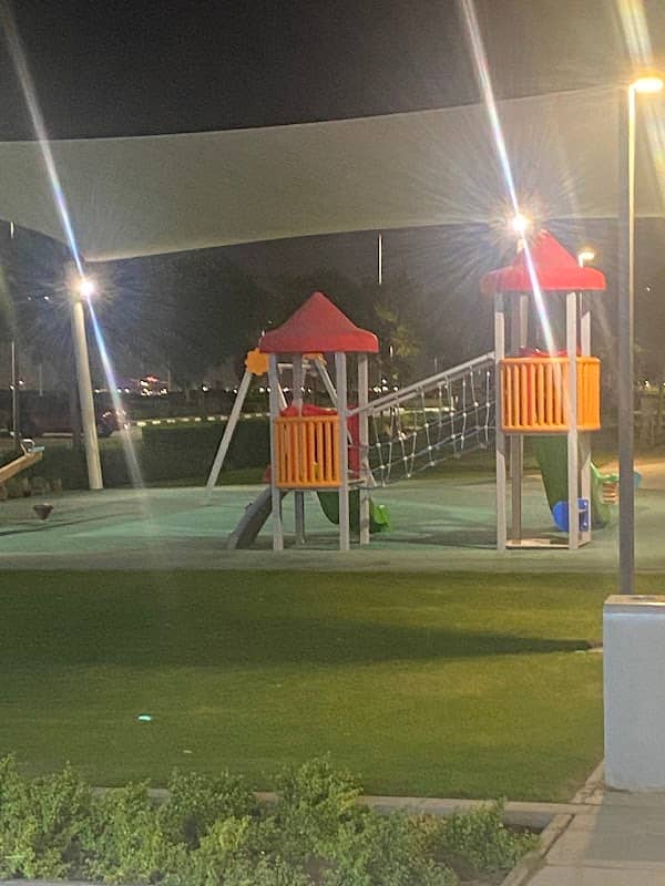 Kids playing area - Image 1