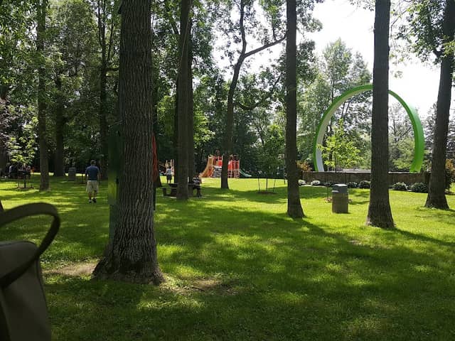 Valois House Park - Image 1