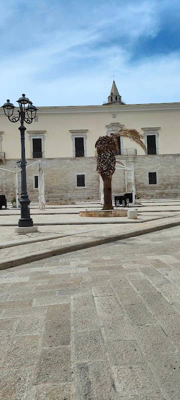 Piazza Sacra Regia Udienza - Image 1