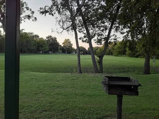 Bell-Vue Park - Image 2