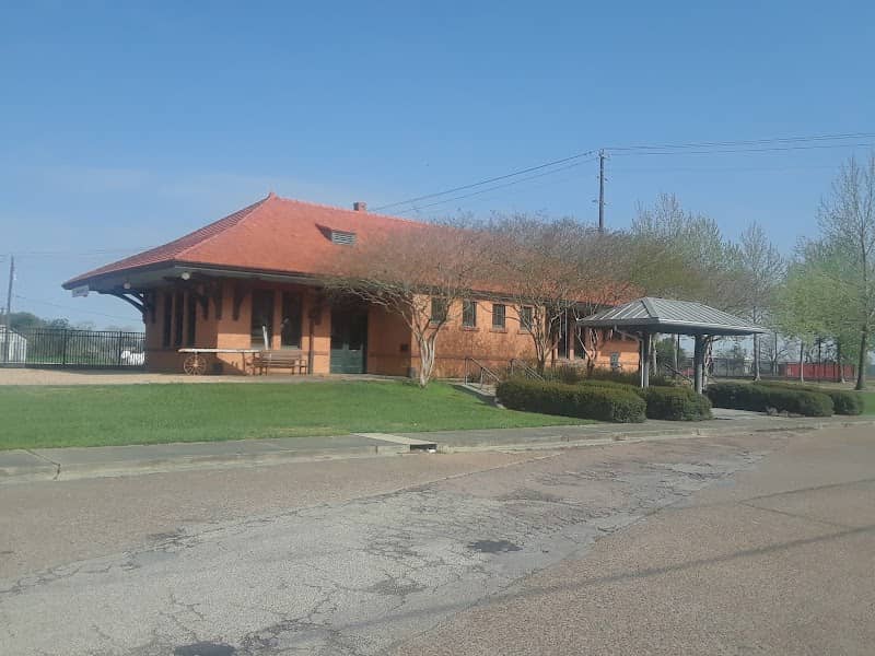 Train Depot & Museum - Image 1