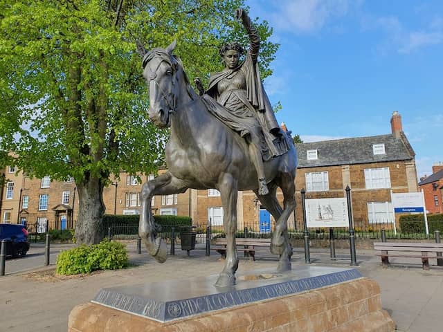 Banbury Cross - Image 2