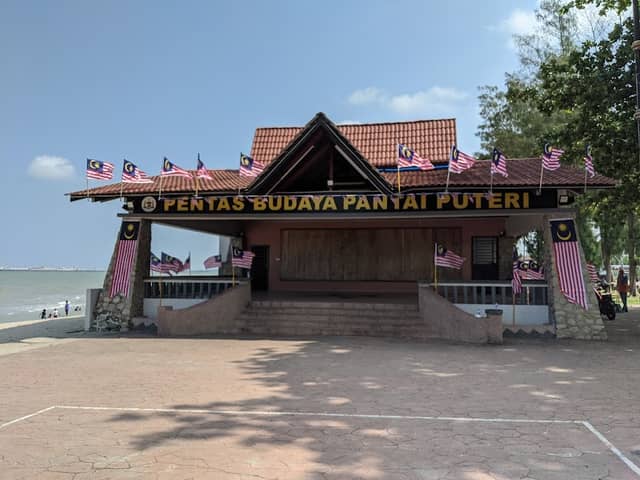 Pentas Budaya Pantai Puteri - Image 1