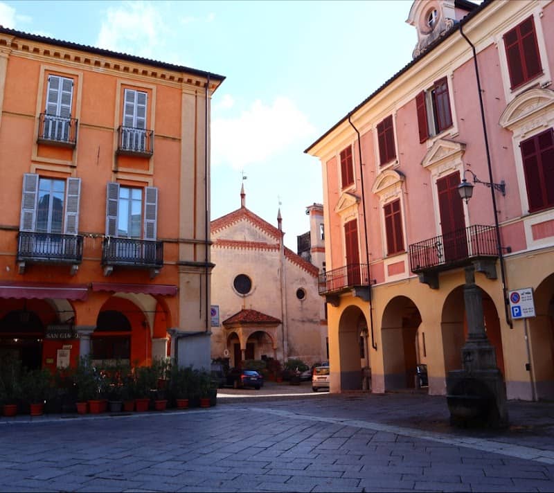 Piazza della Cisterna - Image 1