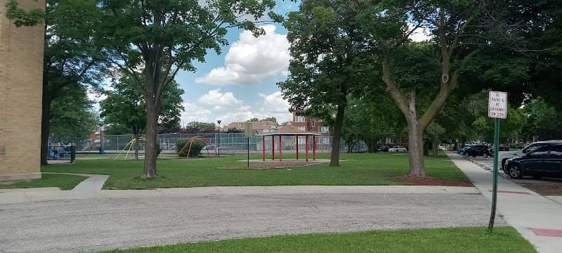 Holmes Park - Image 1