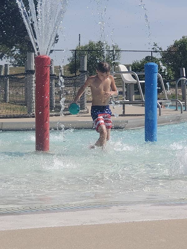 Fox Lake Swimming Pool - Image 1