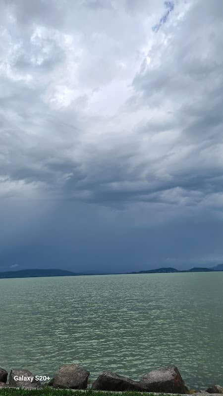 Strand - Image 1