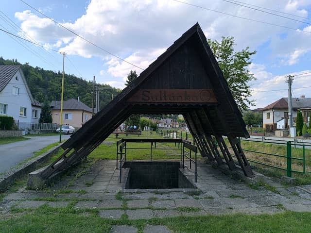 Spring Sultánka - Image 2