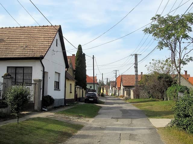 Faluházak - Image 1