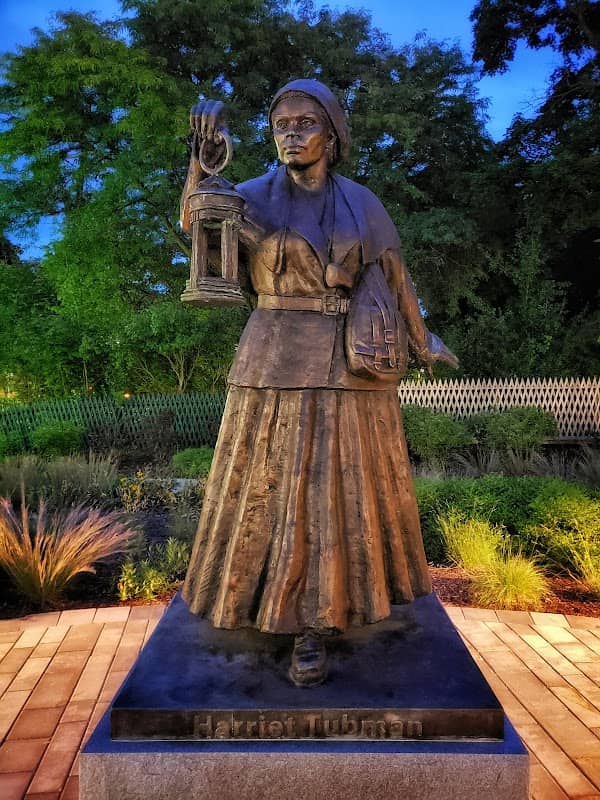 Harriet Tubman Statue - Image 2