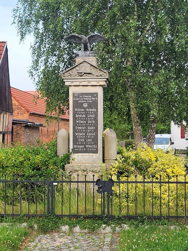 Kriegerdenkmal - Image 1