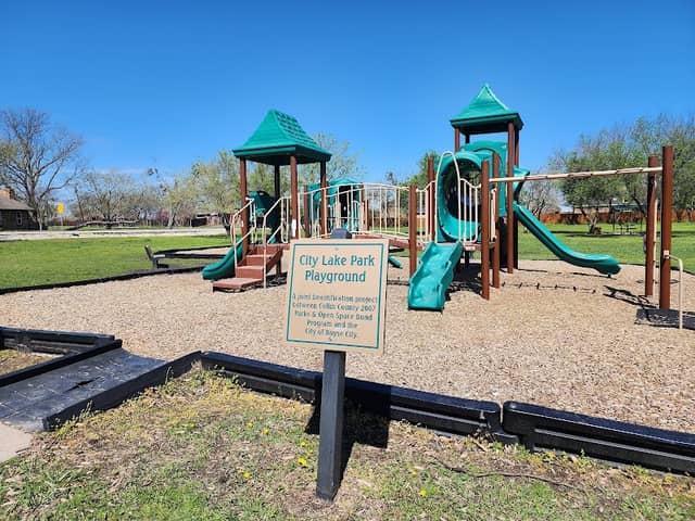 City Lake Park - Image 2