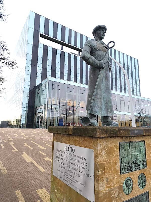 Steelman statue - Image 1
