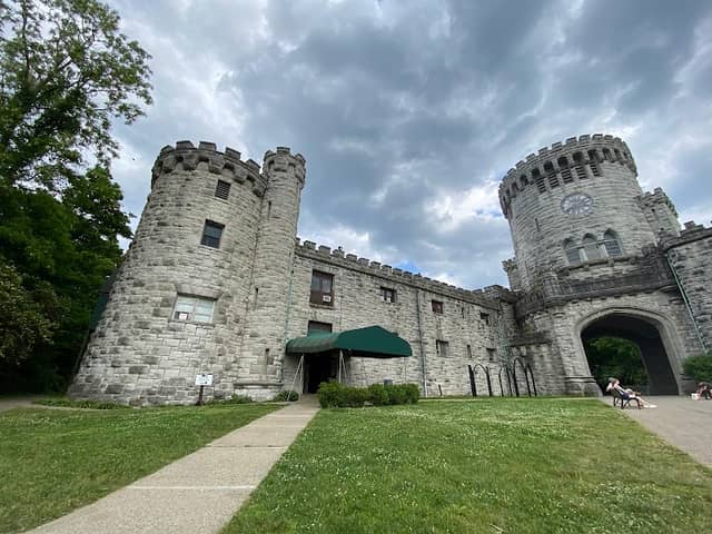 Castle Gould - Image 1
