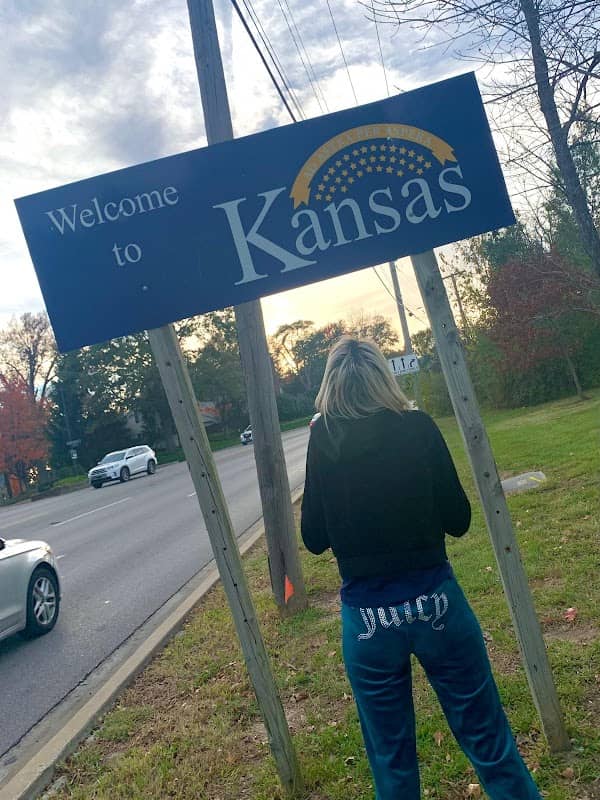 Welcome to Kansas sign - Image 1