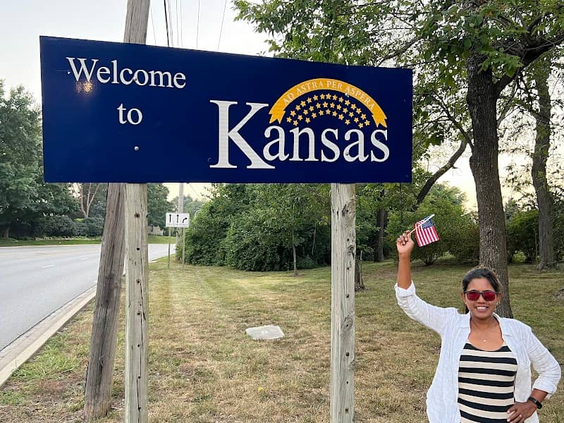 Welcome to Kansas sign - Image 2