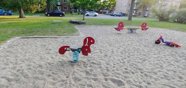 Frontenac Park - Image 2