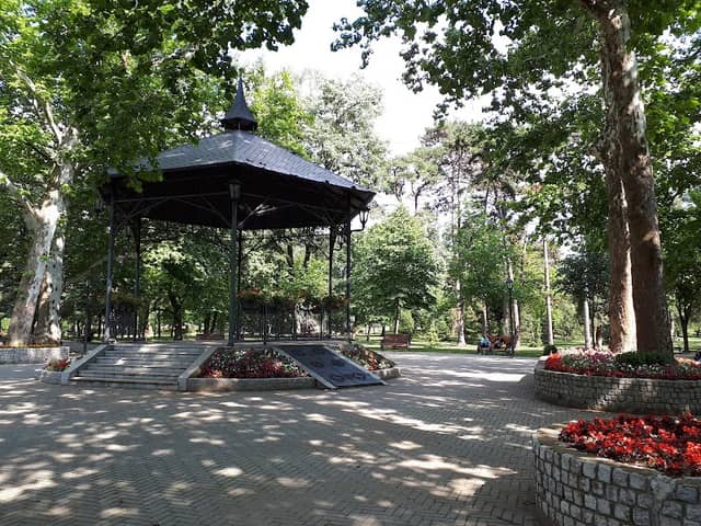 People's Garden - Image 1