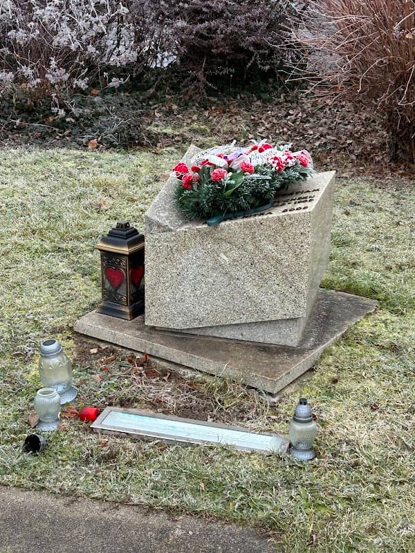 Pamätník obetiam komunizmu - Image 1