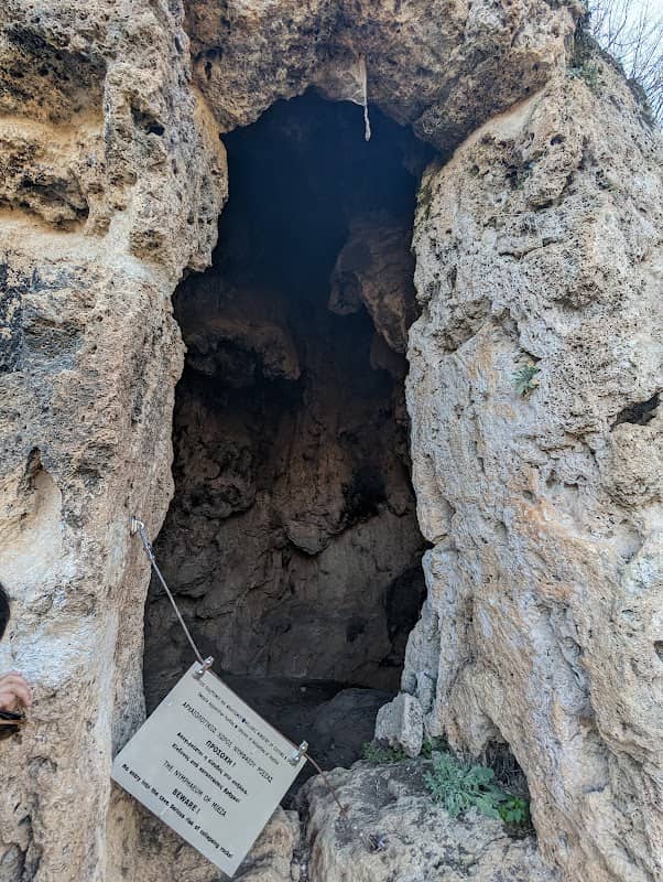 Nymphaeum of Mieza - "School of Aristotle" - Image 3