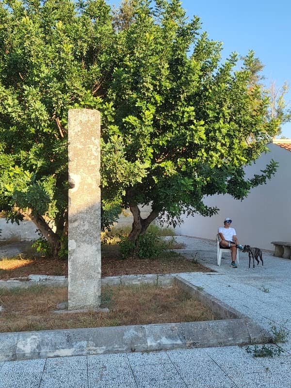 Menhir Aja Della Corte - Image 1